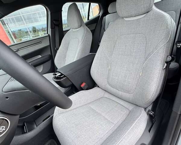 Серый Вольво EX30, объемом двигателя 0 л и пробегом 2 тыс. км за 42593 $, фото 12 на Automoto.ua