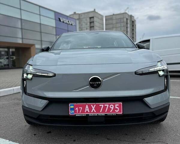 Серый Вольво EX30, объемом двигателя 0 л и пробегом 2 тыс. км за 42593 $, фото 1 на Automoto.ua