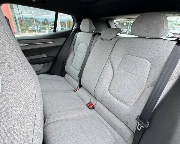 Серый Вольво EX30, объемом двигателя 0 л и пробегом 2 тыс. км за 42593 $, фото 10 на Automoto.ua