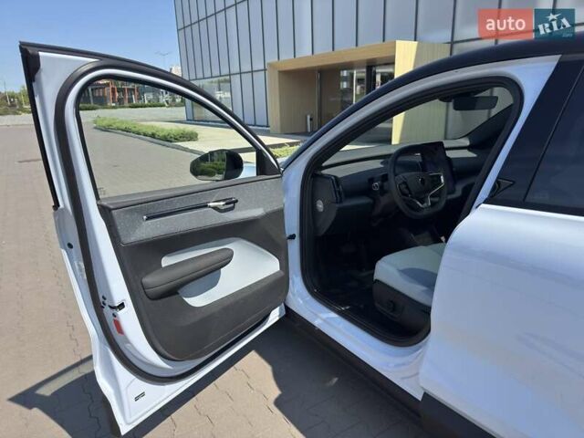 Синій Вольво EX30, об'ємом двигуна 0 л та пробігом 8 тис. км за 43265 $, фото 14 на Automoto.ua