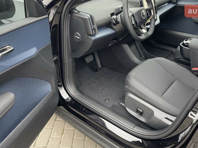 Вольво EX30 Cross Country, объемом двигателя 0 л и пробегом 0 тыс. км за 46676 $, фото 13 на Automoto.ua