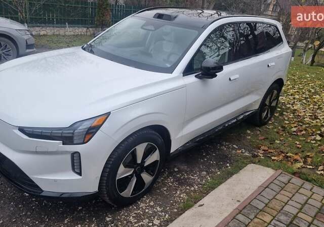 Белый Вольво EX90, объемом двигателя 0 л и пробегом 9 тыс. км за 78000 $, фото 1 на Automoto.ua