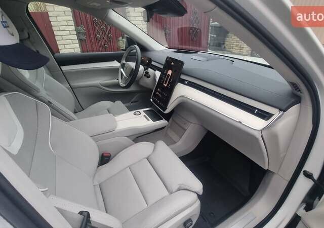 Белый Вольво EX90, объемом двигателя 0 л и пробегом 9 тыс. км за 78000 $, фото 7 на Automoto.ua