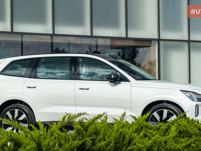 Вольво EX90, объемом двигателя 0 л и пробегом 0 тыс. км за 103801 $, фото 3 на Automoto.ua