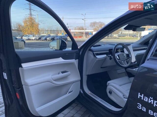 Серый Вольво EX90, объемом двигателя 0 л и пробегом 1 тыс. км за 92793 $, фото 37 на Automoto.ua