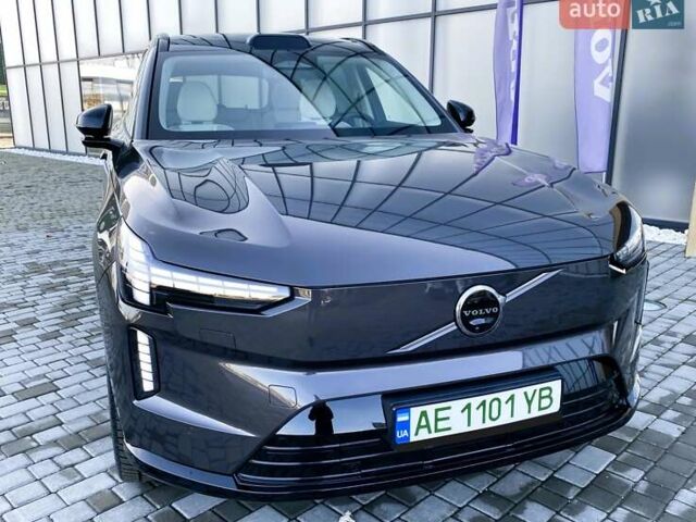 Серый Вольво EX90, объемом двигателя 0 л и пробегом 1 тыс. км за 92793 $, фото 3 на Automoto.ua