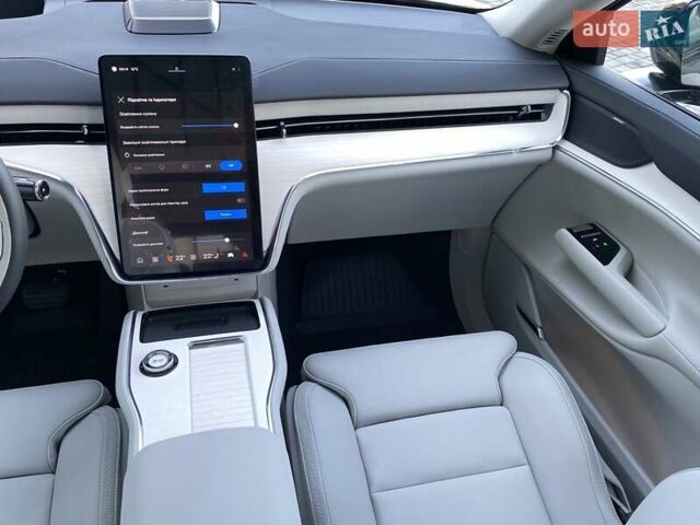 Серый Вольво EX90, объемом двигателя 0 л и пробегом 1 тыс. км за 92793 $, фото 30 на Automoto.ua