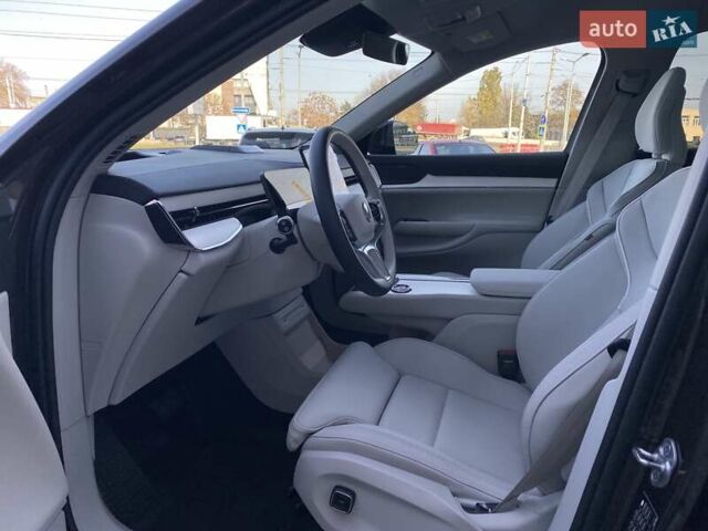 Серый Вольво EX90, объемом двигателя 0 л и пробегом 1 тыс. км за 92793 $, фото 38 на Automoto.ua