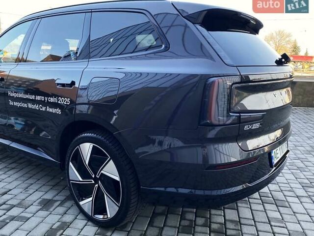 Серый Вольво EX90, объемом двигателя 0 л и пробегом 1 тыс. км за 92793 $, фото 13 на Automoto.ua