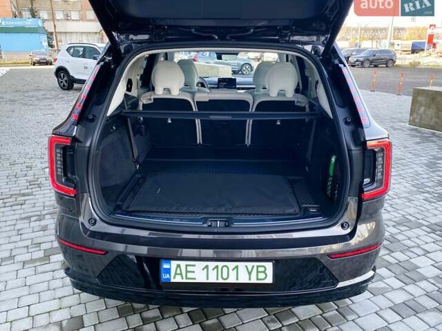 Серый Вольво EX90, объемом двигателя 0 л и пробегом 1 тыс. км за 92793 $, фото 15 на Automoto.ua