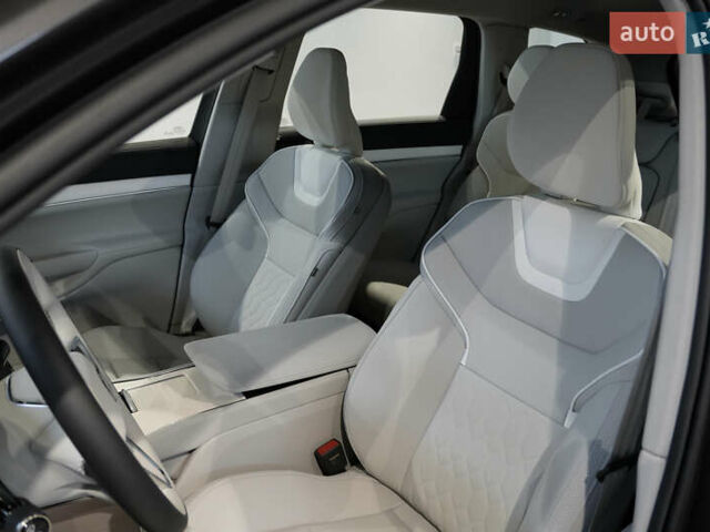 Серый Вольво EX90, объемом двигателя 0 л и пробегом 1 тыс. км за 90459 $, фото 14 на Automoto.ua