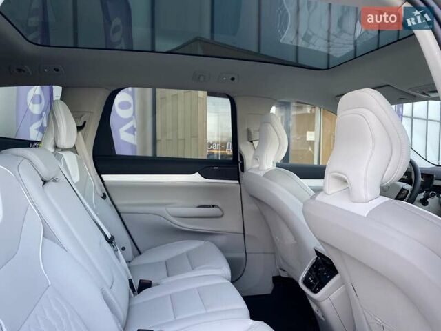 Серый Вольво EX90, объемом двигателя 0 л и пробегом 1 тыс. км за 92793 $, фото 25 на Automoto.ua