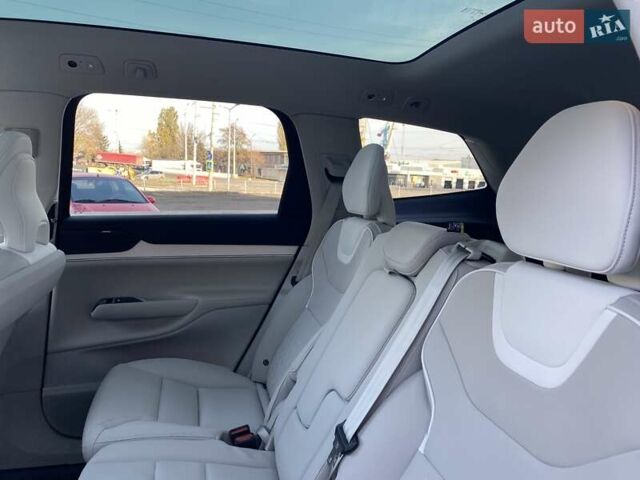 Серый Вольво EX90, объемом двигателя 0 л и пробегом 1 тыс. км за 92793 $, фото 34 на Automoto.ua