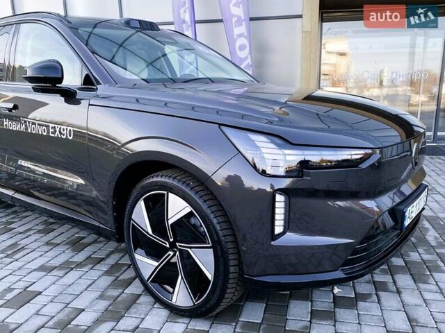 Серый Вольво EX90, объемом двигателя 0 л и пробегом 1 тыс. км за 92793 $, фото 5 на Automoto.ua