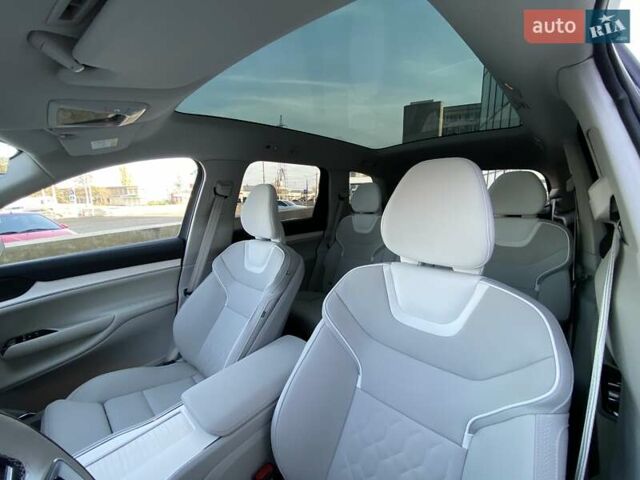 Серый Вольво EX90, объемом двигателя 0 л и пробегом 1 тыс. км за 92793 $, фото 42 на Automoto.ua