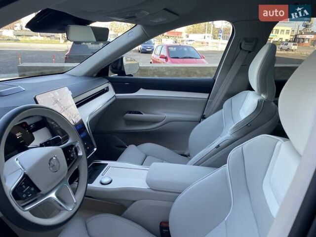 Серый Вольво EX90, объемом двигателя 0 л и пробегом 1 тыс. км за 92793 $, фото 40 на Automoto.ua