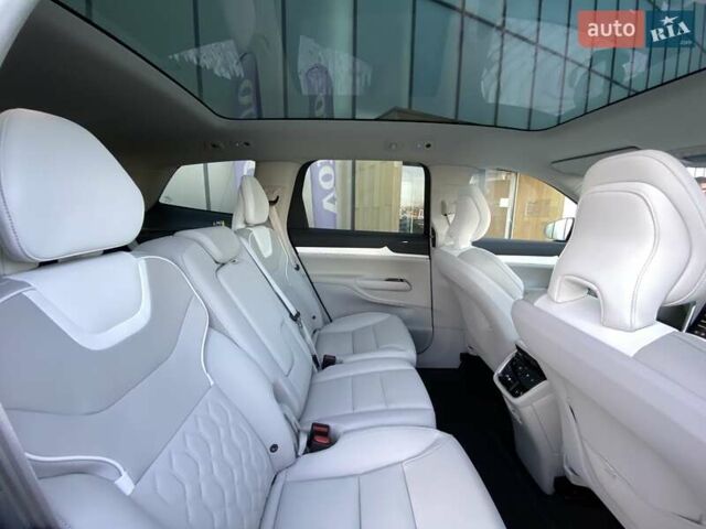 Серый Вольво EX90, объемом двигателя 0 л и пробегом 1 тыс. км за 92793 $, фото 26 на Automoto.ua