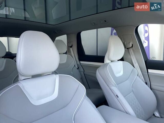 Серый Вольво EX90, объемом двигателя 0 л и пробегом 1 тыс. км за 92793 $, фото 20 на Automoto.ua