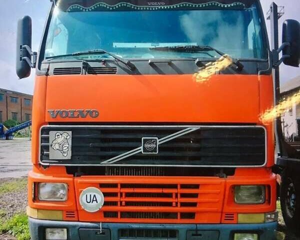 Помаранчевий Вольво F12, об'ємом двигуна 3.7 л та пробігом 500 тис. км за 4500 $, фото 1 на Automoto.ua