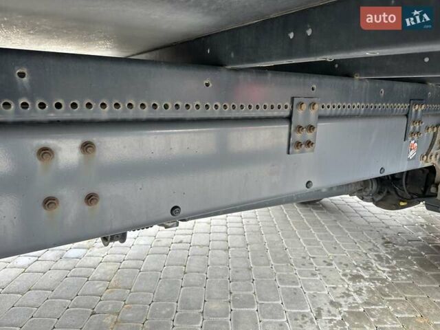 Чорний Вольво FL 14, об'ємом двигуна 5.2 л та пробігом 689 тис. км за 43500 $, фото 10 на Automoto.ua