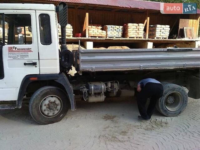 Белый Вольво FL 4, объемом двигателя 4.6 л и пробегом 460 тыс. км за 7900 $, фото 1 на Automoto.ua