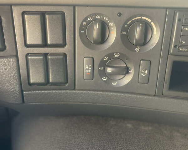 Вольво FMX 13 2013 у Долине на Automoto.ua Зелений Вольво FMX 13, об'ємом двигуна 12 л та пробігом 555 тис. км за 53500 $, фото 17 на Automoto.ua