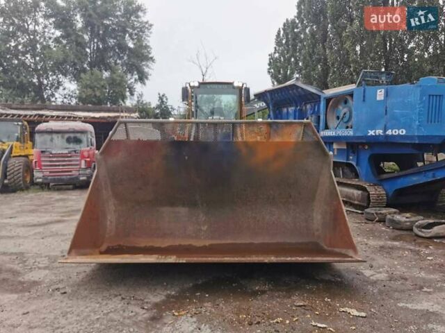 Желтый Вольво L 180, объемом двигателя 12.1 л и пробегом 10 тыс. км за 75500 $, фото 7 на Automoto.ua