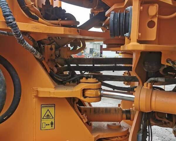 Желтый Вольво L 180, объемом двигателя 12.1 л и пробегом 10 тыс. км за 75500 $, фото 2 на Automoto.ua