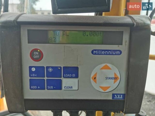 Желтый Вольво L 180, объемом двигателя 12.1 л и пробегом 10 тыс. км за 75500 $, фото 5 на Automoto.ua