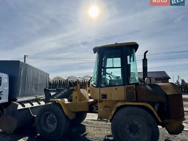 Желтый Вольво L 35D, объемом двигателя 0 л и пробегом 100 тыс. км за 16000 $, фото 8 на Automoto.ua