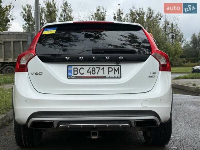 Белый Вольво V60 Cross Country, объемом двигателя 2.5 л и пробегом 161 тыс. км за 14500 $, фото 7 на Automoto.ua