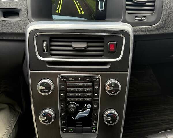 Белый Вольво V60 Cross Country, объемом двигателя 2.5 л и пробегом 161 тыс. км за 14500 $, фото 13 на Automoto.ua