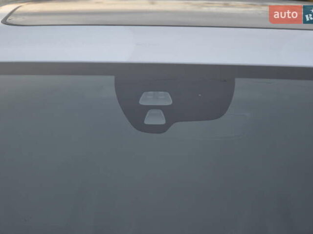 Білий Вольво V60 Cross Country, об'ємом двигуна 2.5 л та пробігом 161 тис. км за 14500 $, фото 30 на Automoto.ua