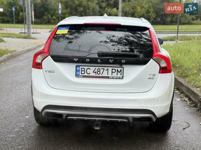 Белый Вольво V60 Cross Country, объемом двигателя 2.5 л и пробегом 161 тыс. км за 14500 $, фото 8 на Automoto.ua