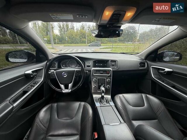 Белый Вольво V60 Cross Country, объемом двигателя 2.5 л и пробегом 161 тыс. км за 14500 $, фото 18 на Automoto.ua