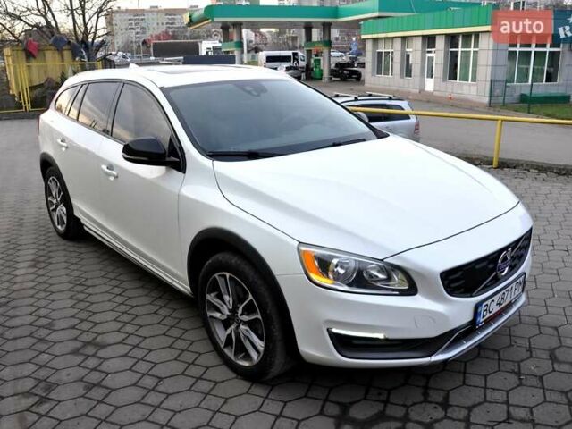 Білий Вольво V60 Cross Country, об'ємом двигуна 2.5 л та пробігом 161 тис. км за 14500 $, фото 3 на Automoto.ua