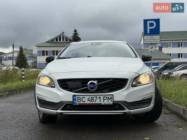 Белый Вольво V60 Cross Country, объемом двигателя 2.5 л и пробегом 161 тыс. км за 14500 $, фото 9 на Automoto.ua
