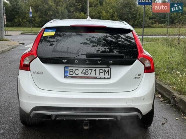 Белый Вольво V60 Cross Country, объемом двигателя 2.5 л и пробегом 161 тыс. км за 14500 $, фото 17 на Automoto.ua
