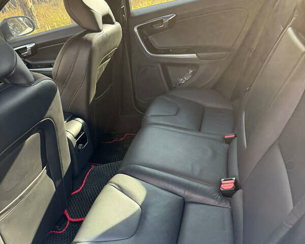 Білий Вольво V60 Cross Country, об'ємом двигуна 2.5 л та пробігом 99 тис. км за 17300 $, фото 9 на Automoto.ua