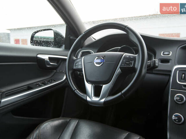 Белый Вольво V60 Cross Country, объемом двигателя 2.5 л и пробегом 144 тыс. км за 16400 $, фото 15 на Automoto.ua