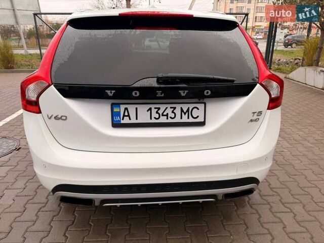 Белый Вольво V60 Cross Country, объемом двигателя 2 л и пробегом 144 тыс. км за 18500 $, фото 5 на Automoto.ua