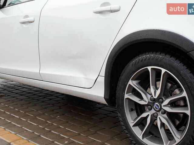 Белый Вольво V60 Cross Country, объемом двигателя 2.5 л и пробегом 144 тыс. км за 16400 $, фото 10 на Automoto.ua