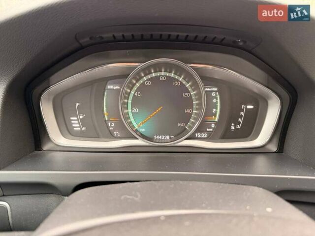 Белый Вольво V60 Cross Country, объемом двигателя 2 л и пробегом 144 тыс. км за 18500 $, фото 10 на Automoto.ua