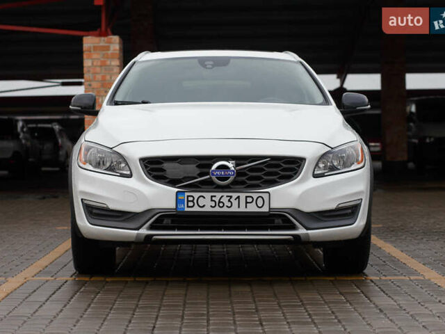 Белый Вольво V60 Cross Country, объемом двигателя 2.5 л и пробегом 144 тыс. км за 16400 $, фото 7 на Automoto.ua