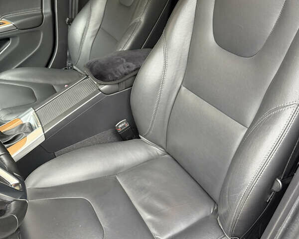 Белый Вольво V60 Cross Country, объемом двигателя 2.4 л и пробегом 54 тыс. км за 22500 $, фото 16 на Automoto.ua