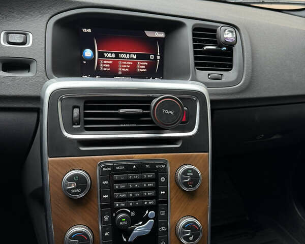 Белый Вольво V60 Cross Country, объемом двигателя 2.4 л и пробегом 54 тыс. км за 22500 $, фото 23 на Automoto.ua