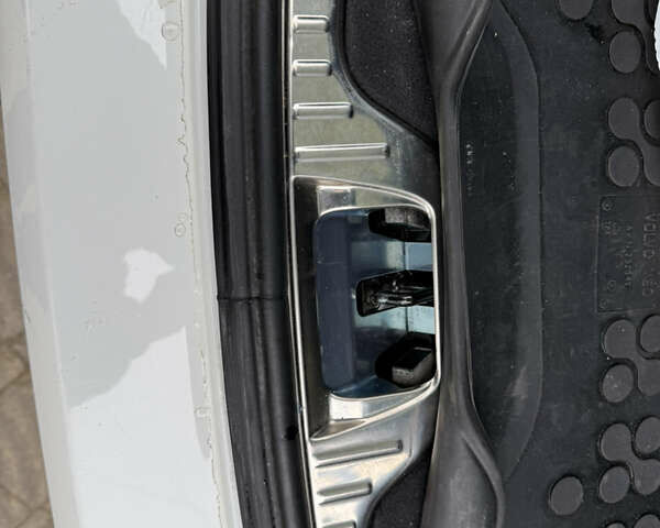 Белый Вольво V60 Cross Country, объемом двигателя 2.4 л и пробегом 54 тыс. км за 22500 $, фото 13 на Automoto.ua