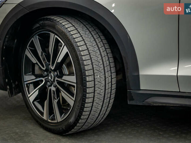 Белый Вольво V60 Cross Country, объемом двигателя 2 л и пробегом 199 тыс. км за 27439 $, фото 8 на Automoto.ua