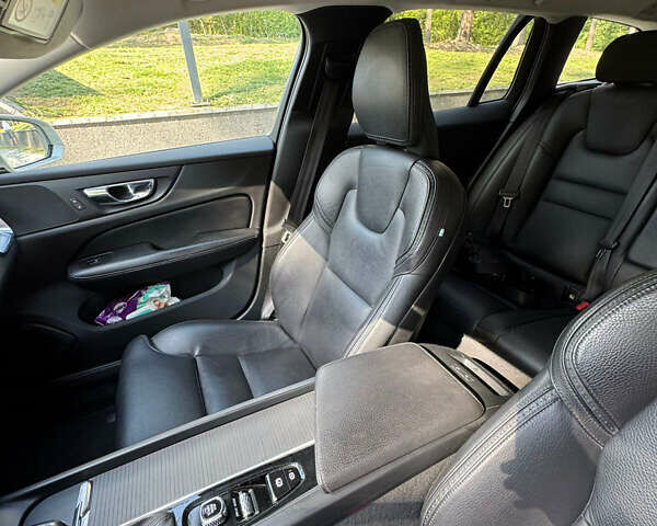 Білий Вольво V60 Cross Country, об'ємом двигуна 2 л та пробігом 196 тис. км за 26500 $, фото 19 на Automoto.ua