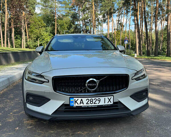 Білий Вольво V60 Cross Country, об'ємом двигуна 2 л та пробігом 196 тис. км за 26500 $, фото 26 на Automoto.ua